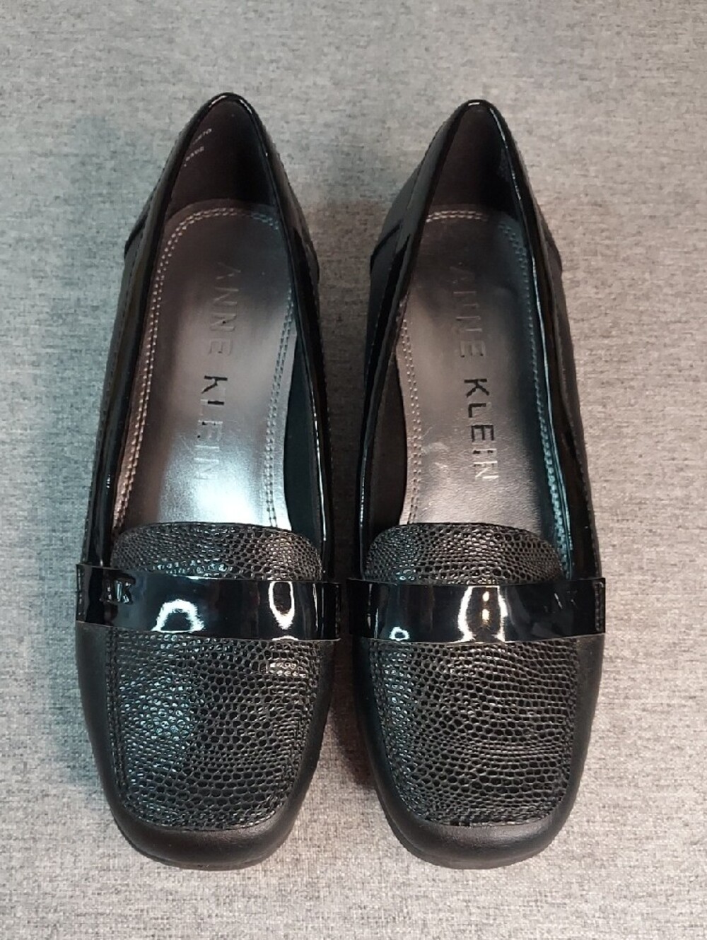 Anne Klein Black Textured Leather Loafers Size 6.5